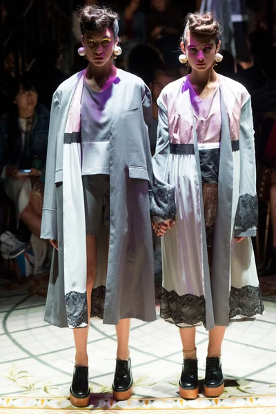 Look 24